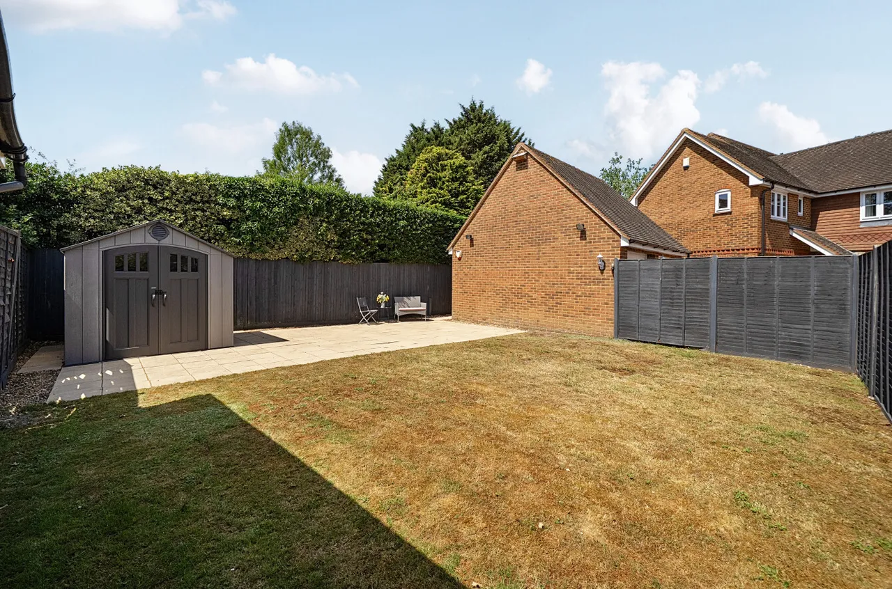 The Green, Frimley Green, Camberley, Surrey, GU16 6HF, photo 3