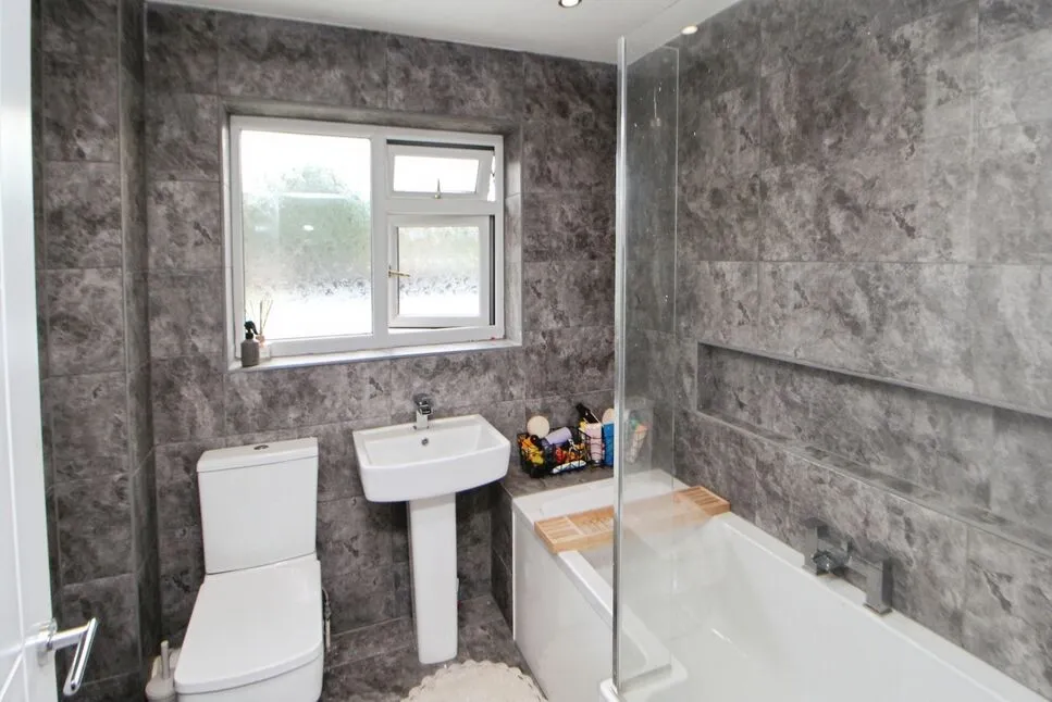 Ashton Gardens, Glossop, Derbyshire, SK13, photo 6