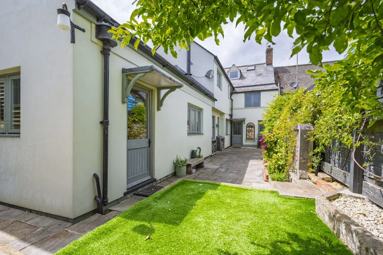 High Street, Cricklade, SN6, photo 2