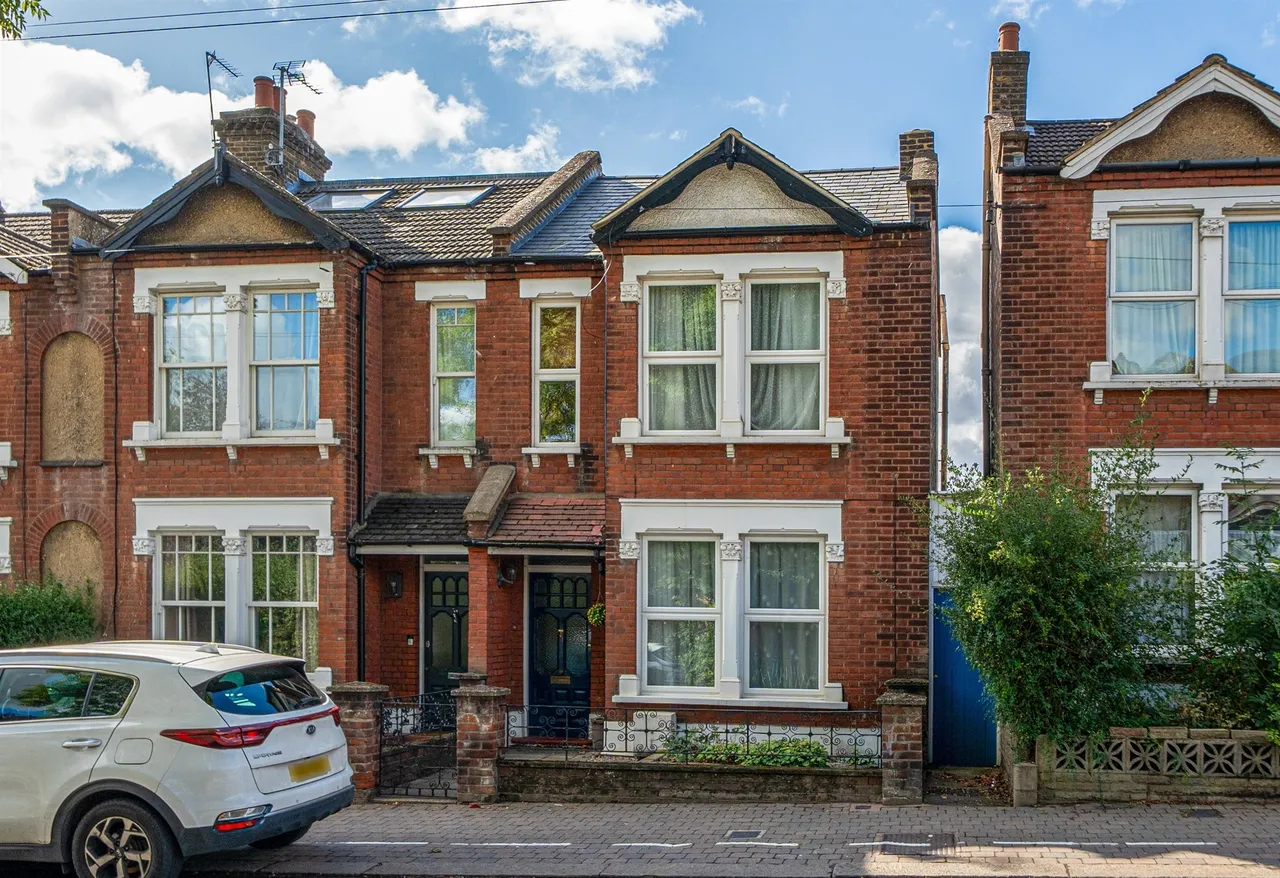 4 bed house for sale — Lavender Hill, Enfield