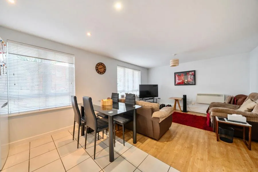 Tadros Court, High Wycombe, HP13, photo 3