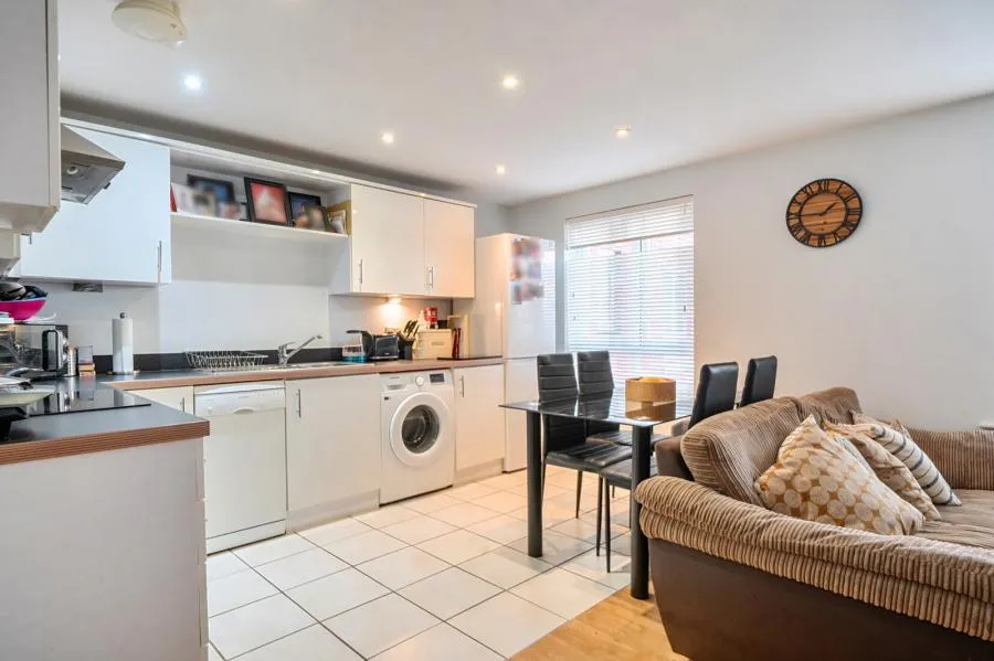 Tadros Court, High Wycombe, HP13, photo 5