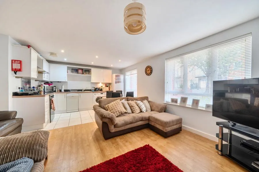 Tadros Court, High Wycombe, HP13, photo 4
