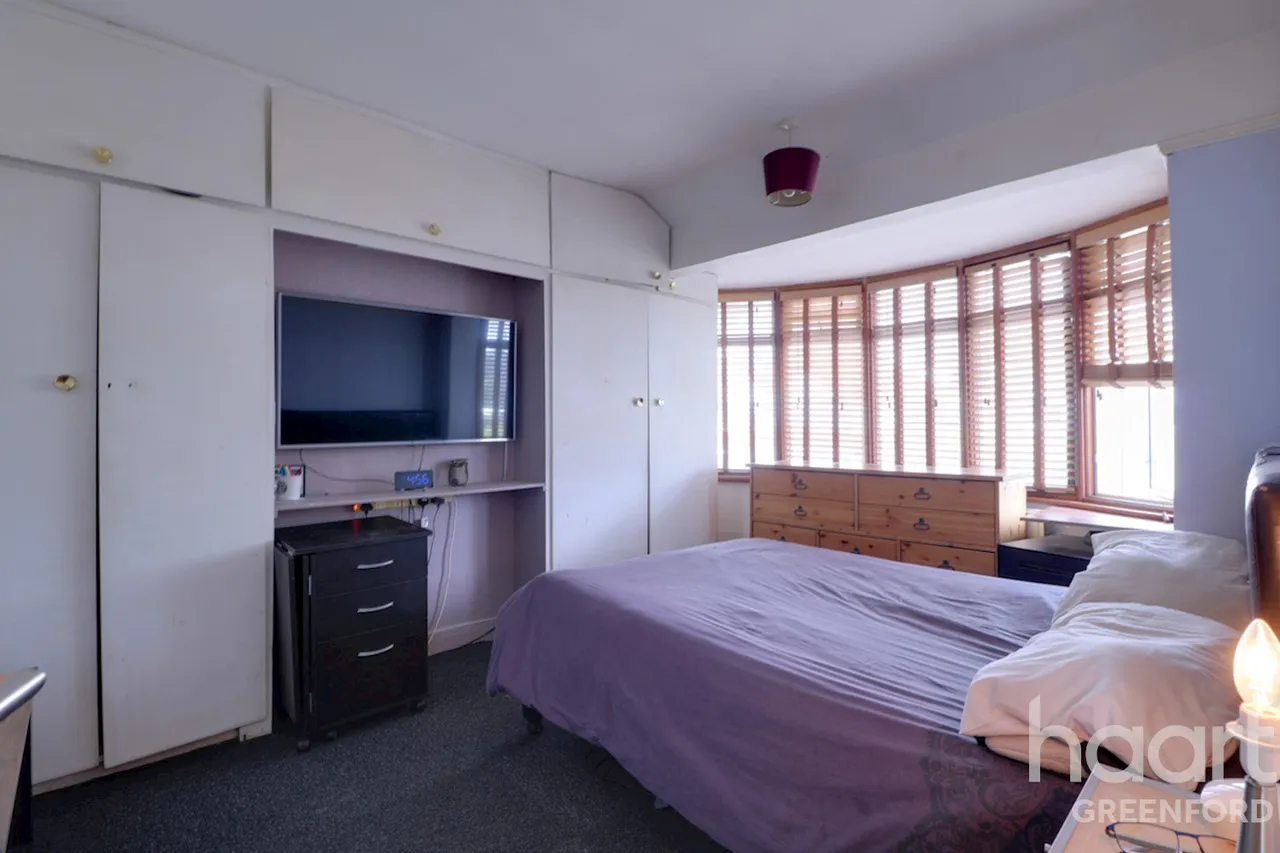 Perivale, UB6, photo 5