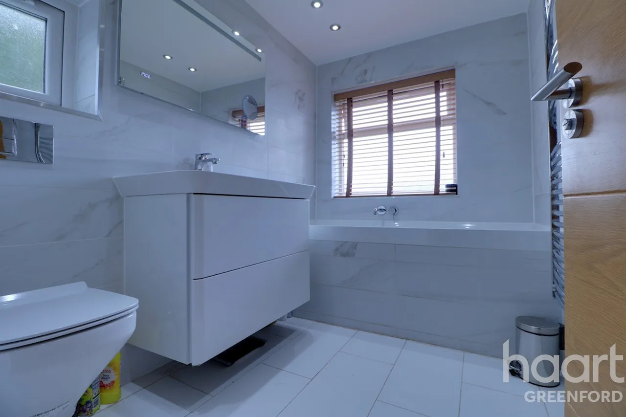 Perivale, UB6, photo 6