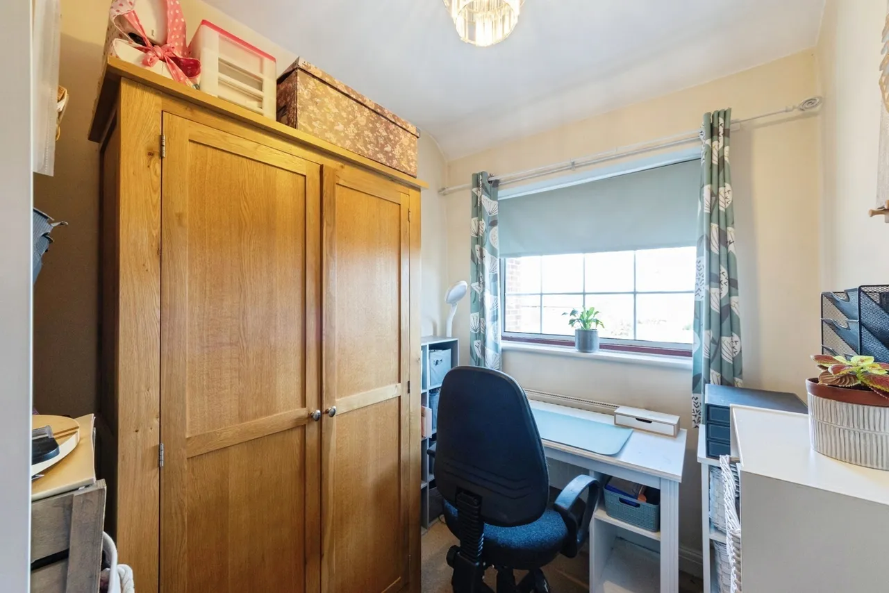 Redlands Close, Solihull, B91, photo 13