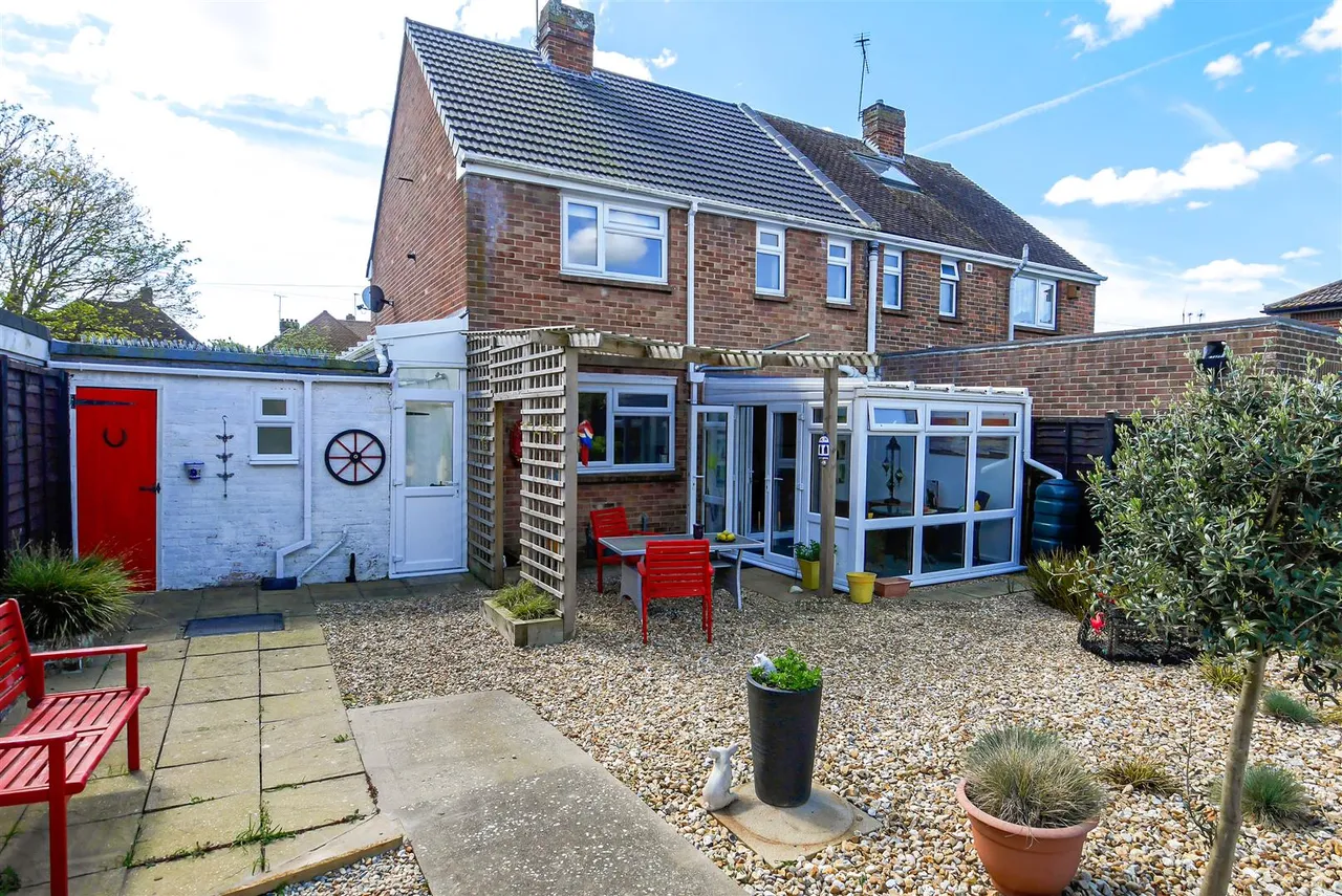 Meadow Way, Littlehampton, photo 15