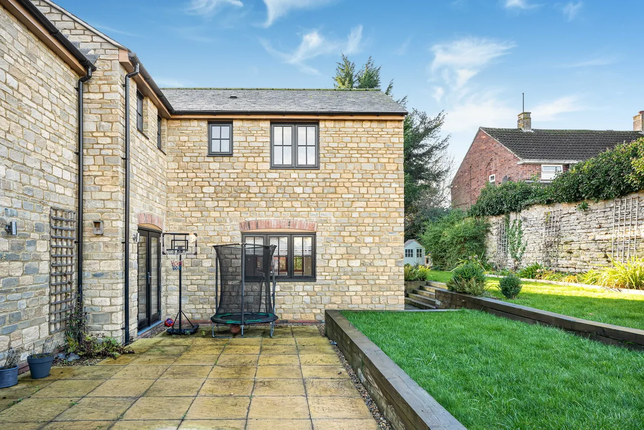 Reindeer Court, Potterspury, NN12, photo 32
