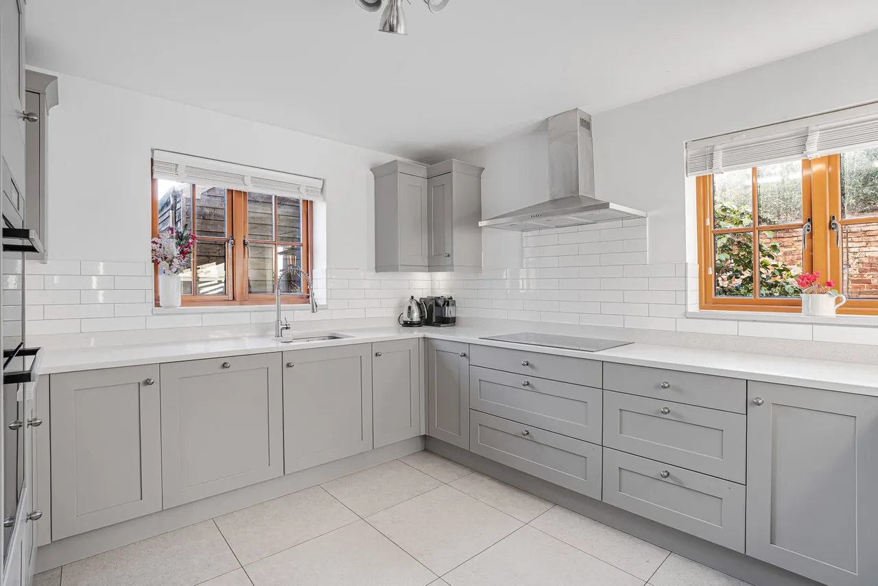 Reindeer Court, Potterspury, NN12, photo 10