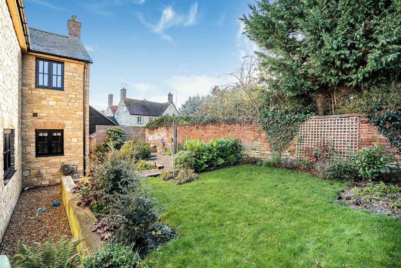 Reindeer Court, Potterspury, NN12, photo 35