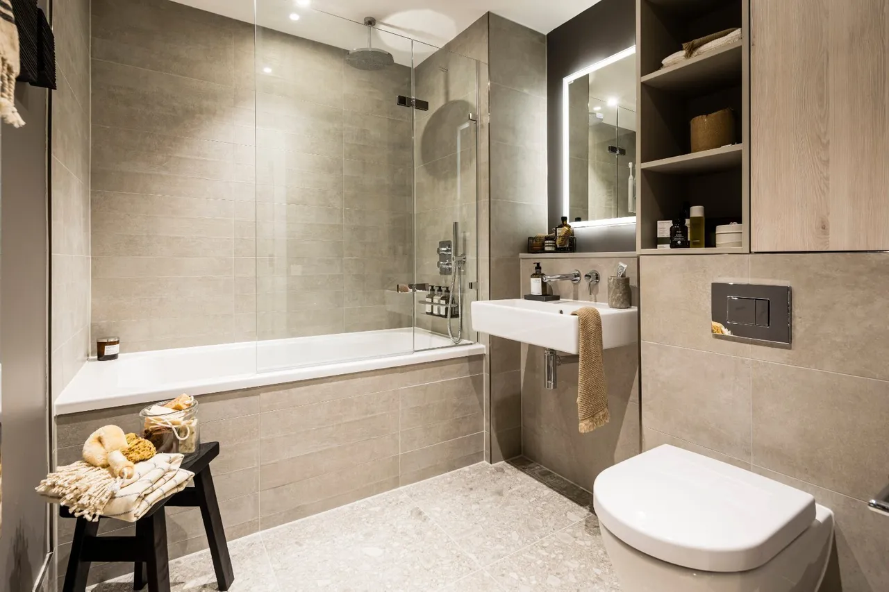 Nine Elms Lane, London, SW11, photo 15