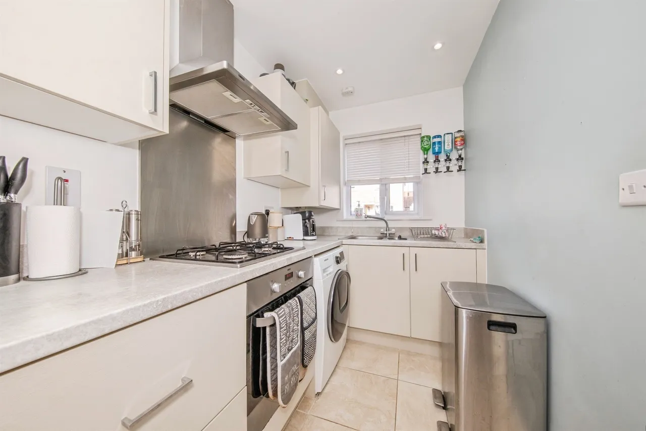 Limestone Close, Great Blakenham, Ipswich, photo 10