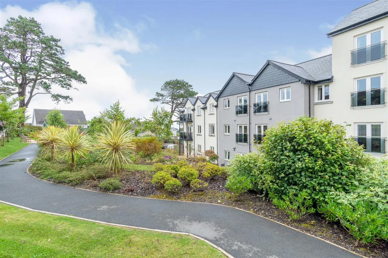 Bangor Road, Benllech, LL74, photo 17