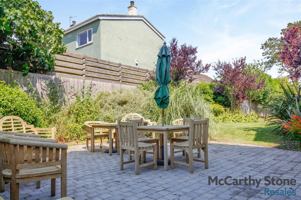 Bangor Road, Benllech, LL74, photo 30
