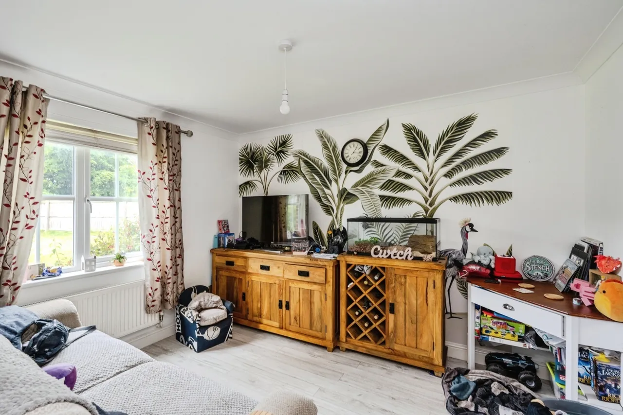 Cae Ffwrnes, Burry Port, SA16, photo 6