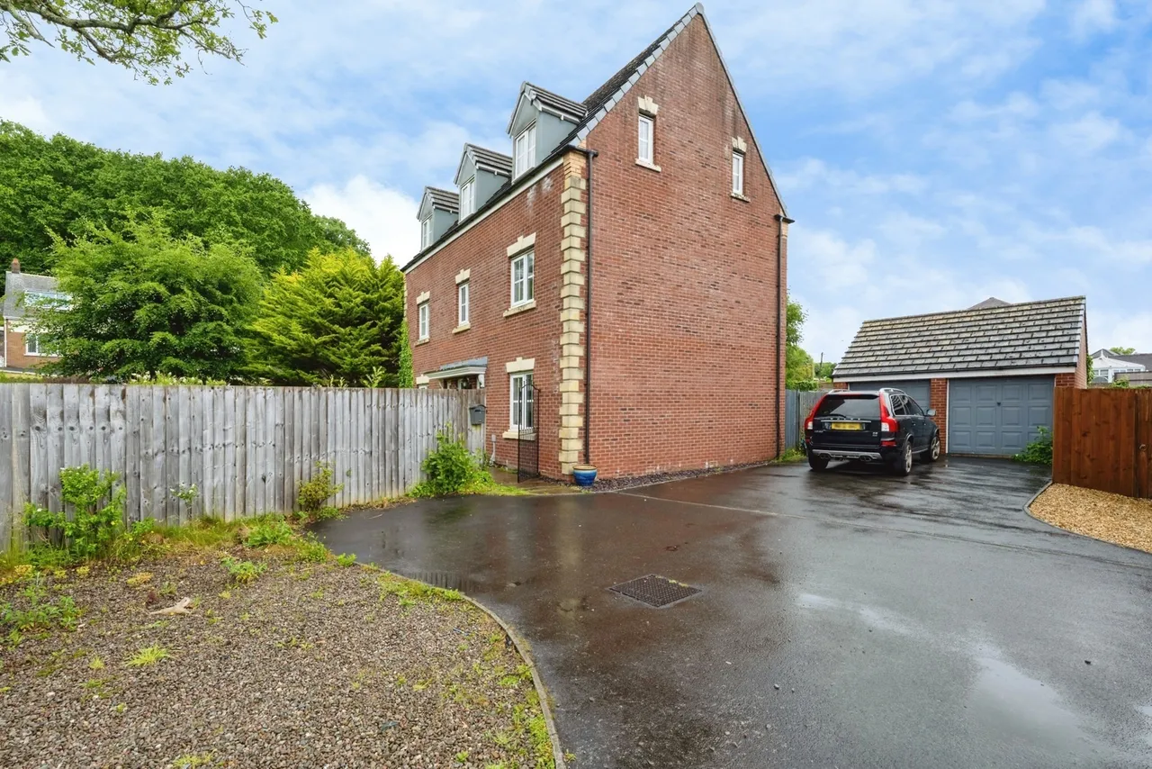 Cae Ffwrnes, Burry Port, SA16, photo 22