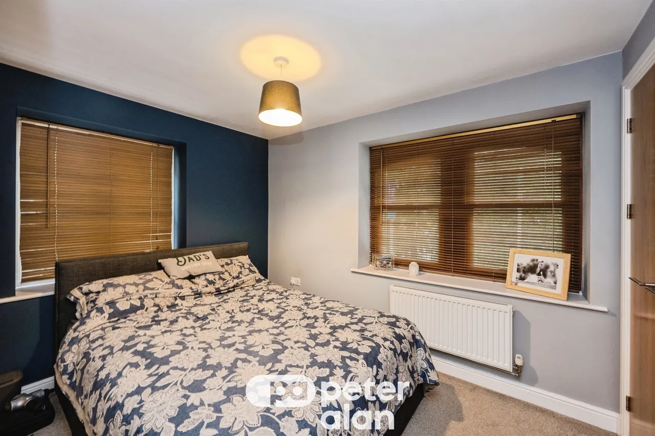 Meadow Bank NEATH, SA10, photo 11