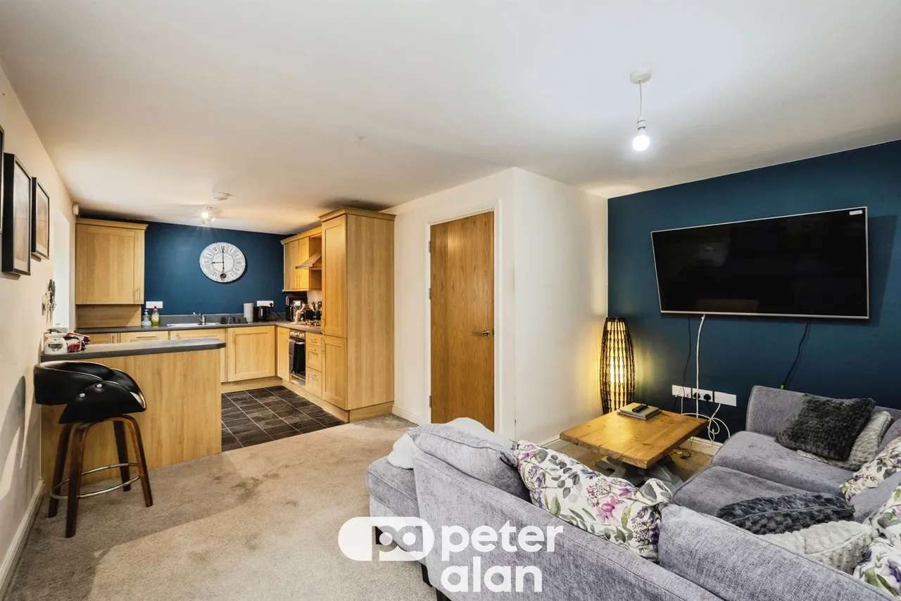 Meadow Bank NEATH, SA10, photo 4