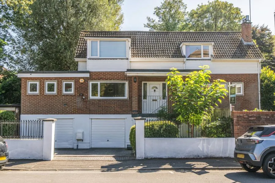 5 bed house for sale, Ray Park Road, Maidenhead, SL6