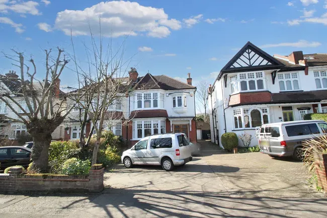 4 bed house for sale — Monkhams Avenue, Woodford Green, IG8