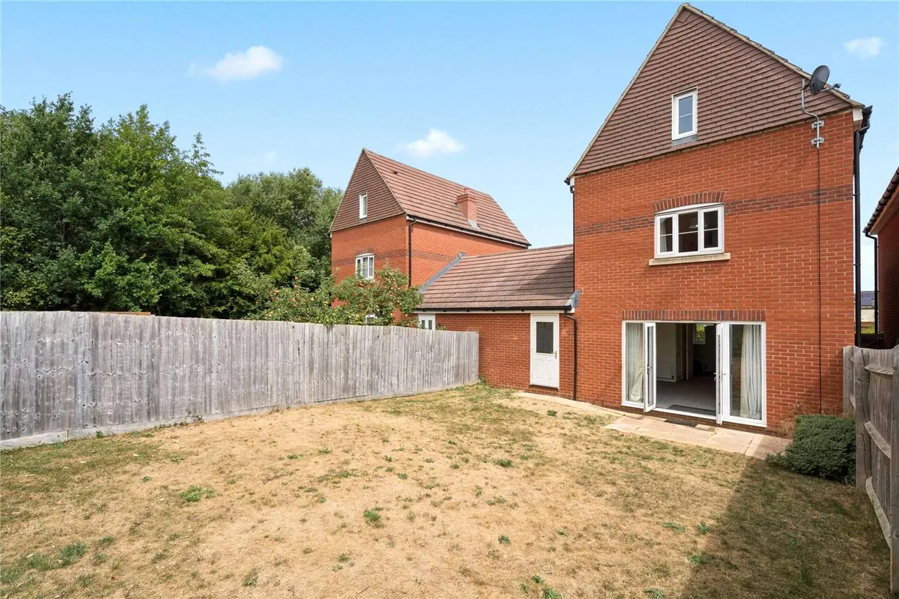 Whittington Crescent, Wantage, OX12, photo 5