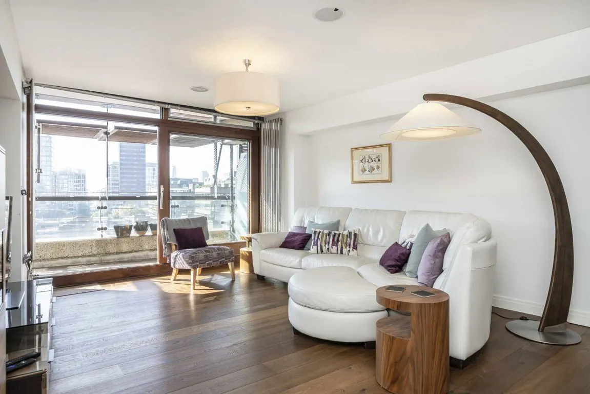 Frobisher Crescent, EC2Y, photo 9