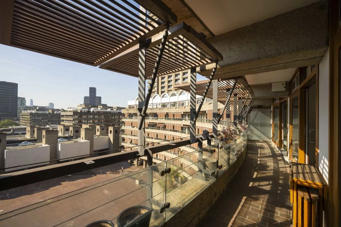Frobisher Crescent, EC2Y, photo 13