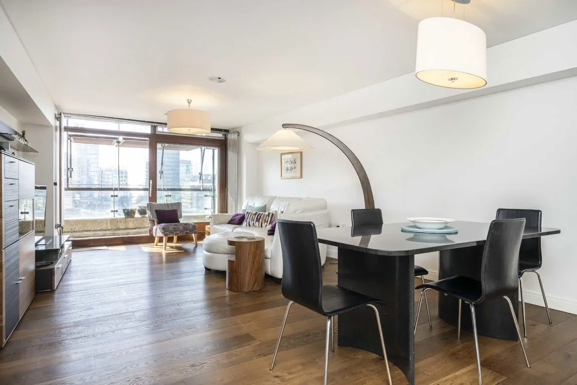 Frobisher Crescent, EC2Y, photo 4