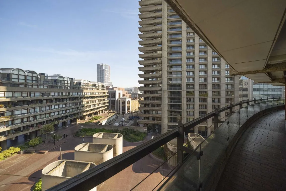 Frobisher Crescent, EC2Y, photo 14