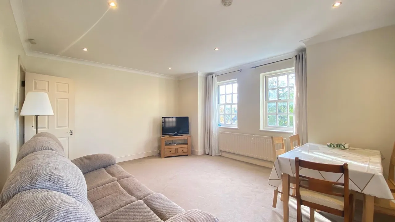 Ray Park Avenue, Maidenhead, SL6, photo 4