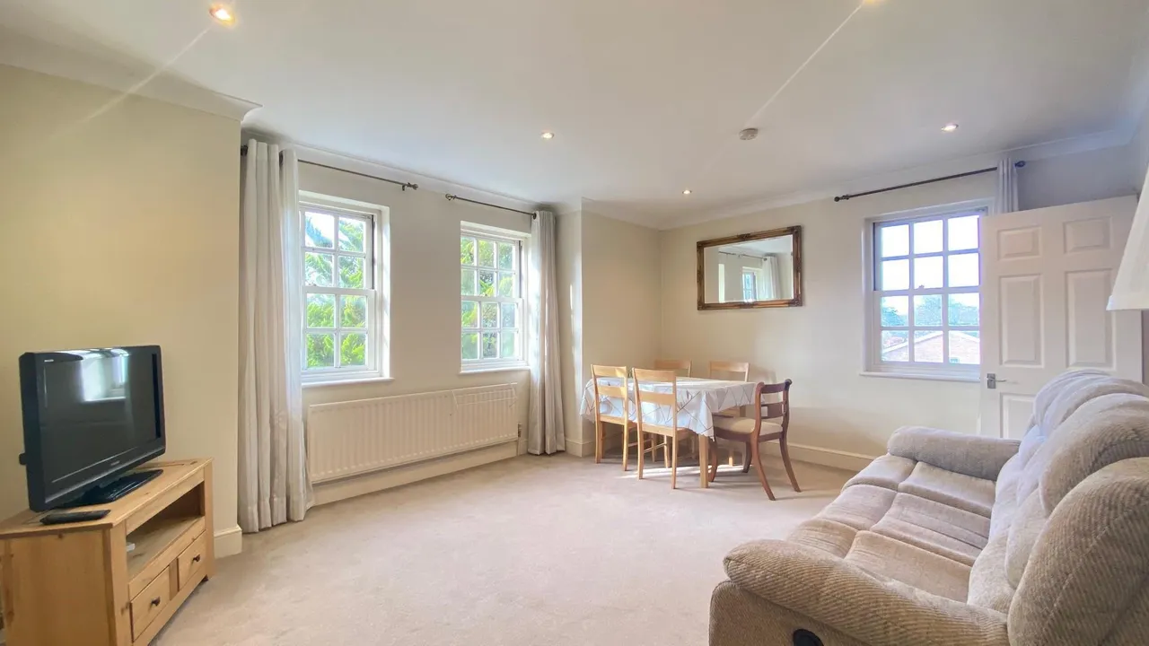 Ray Park Avenue, Maidenhead, SL6, photo 3