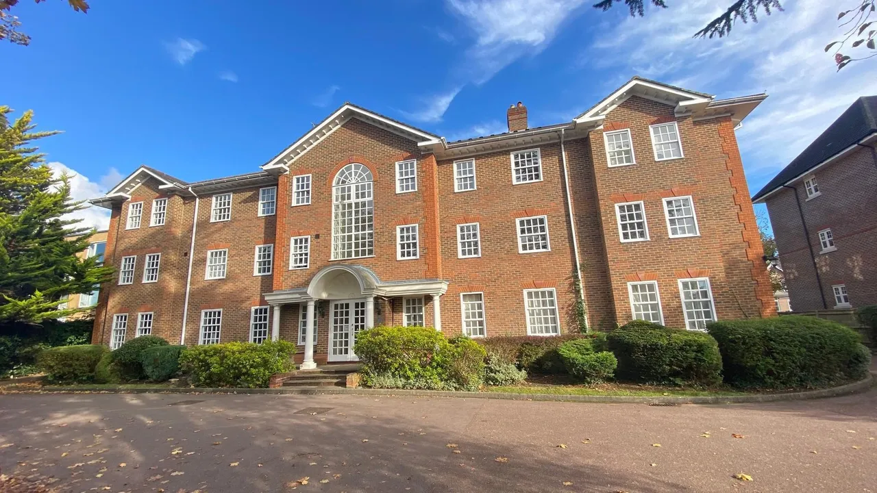 2 bed flat to rent, Ray Park Avenue, Maidenhead, SL6