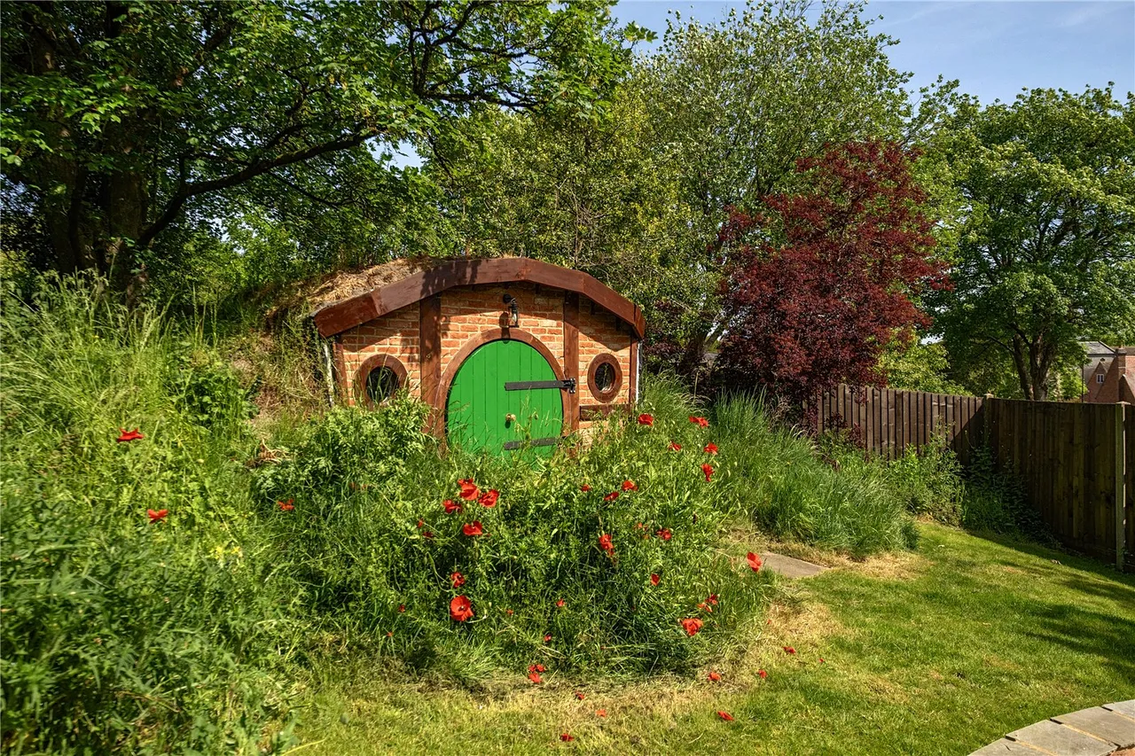 Collingbourne Kingston, Marlborough, Wiltshire, SN8 3SD, photo 8