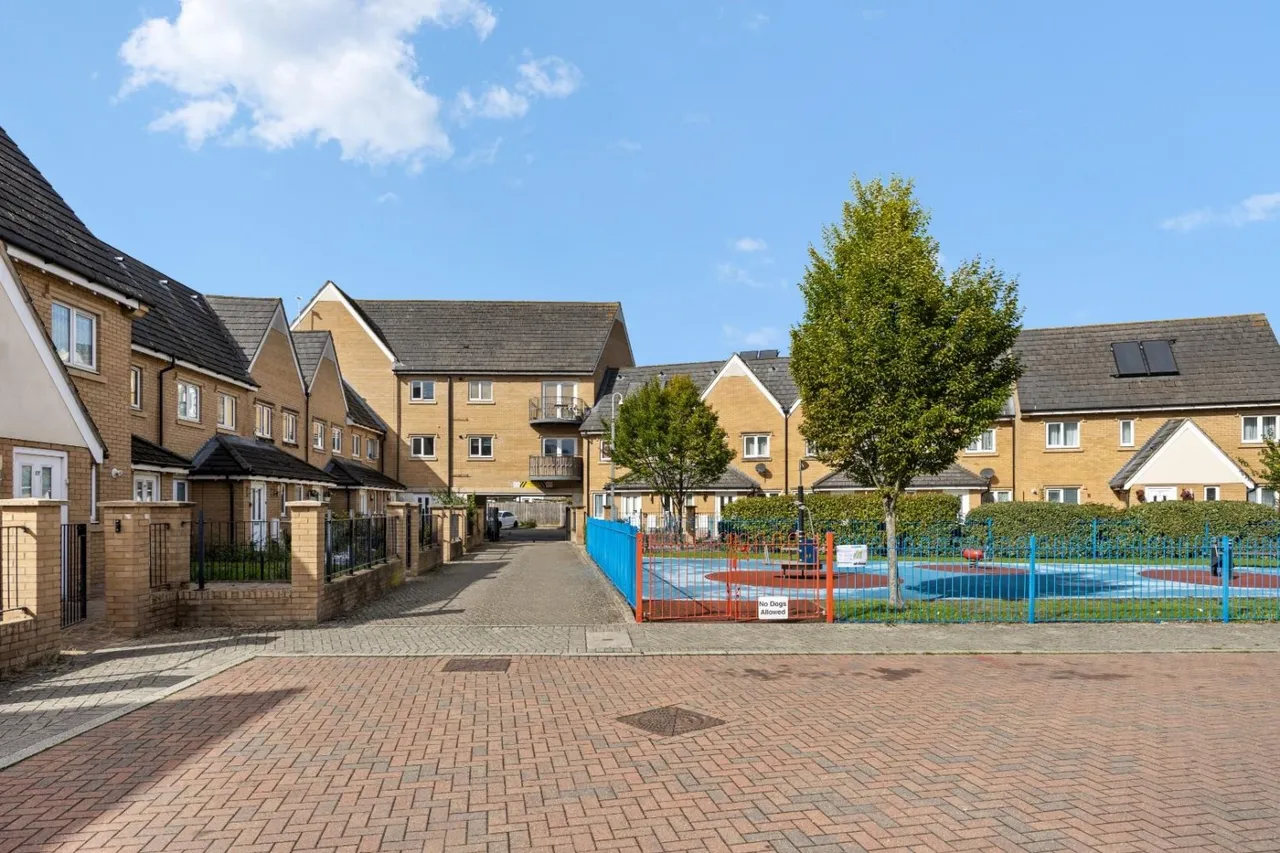 Varcoe Gardens, Hayes, UB3, photo 11