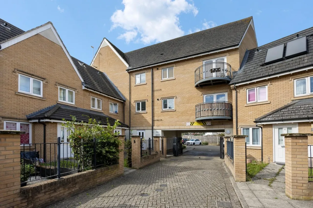 Varcoe Gardens, Hayes, UB3, photo 10