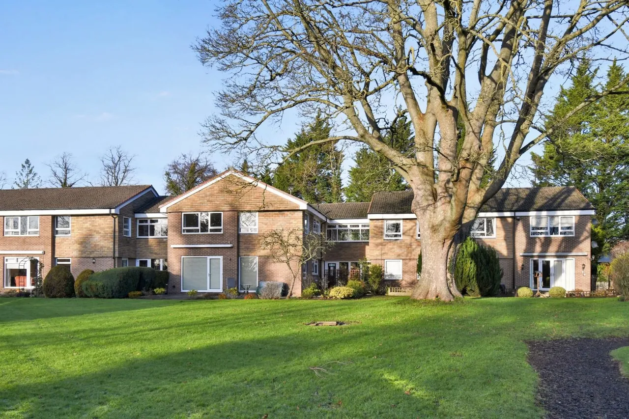 2 bed flat for sale — Park Street, Ripon