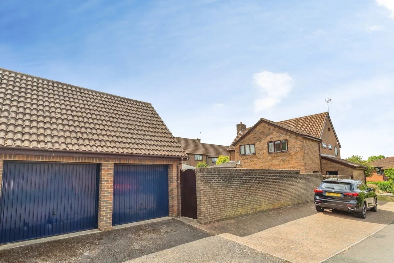 Wood Lane, Great Linford, MK14, photo 3