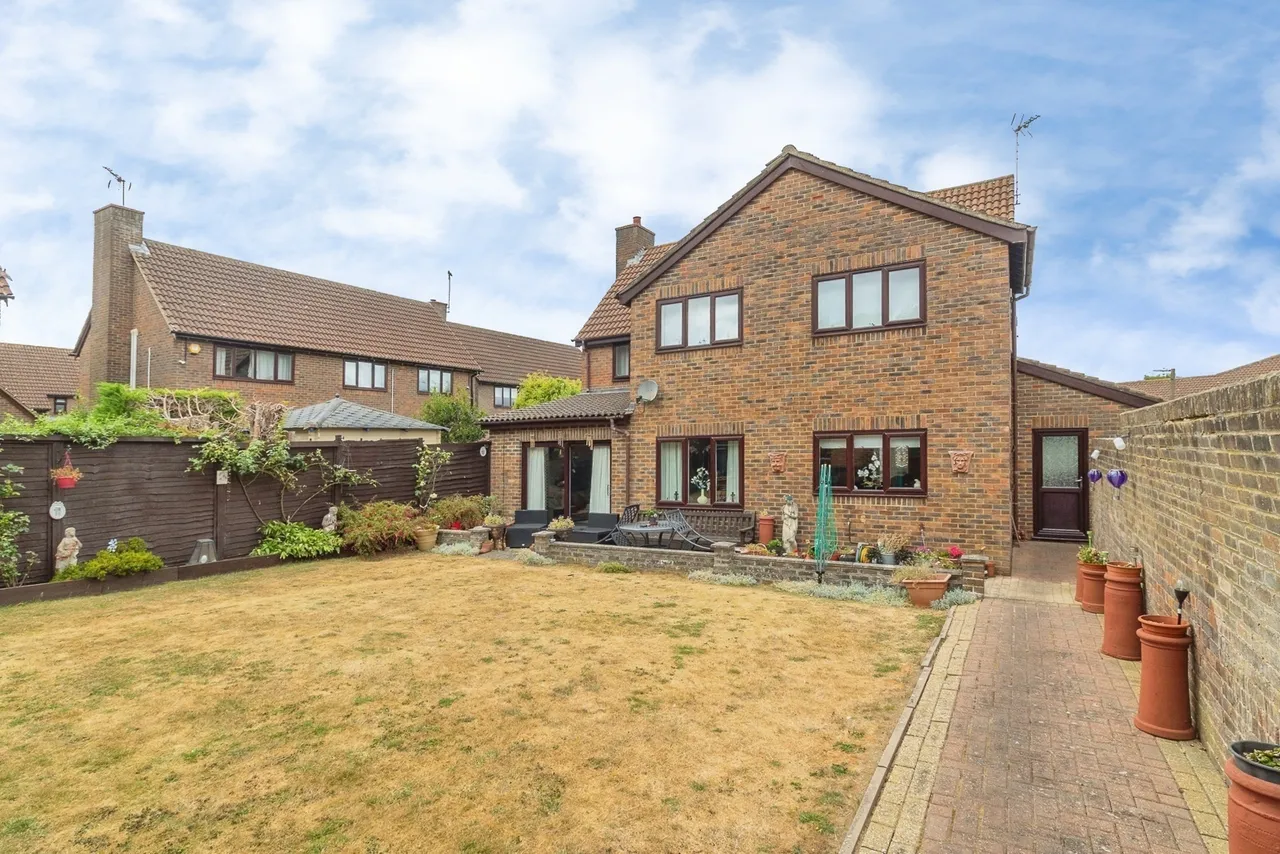 Wood Lane, Great Linford, MK14, photo 17