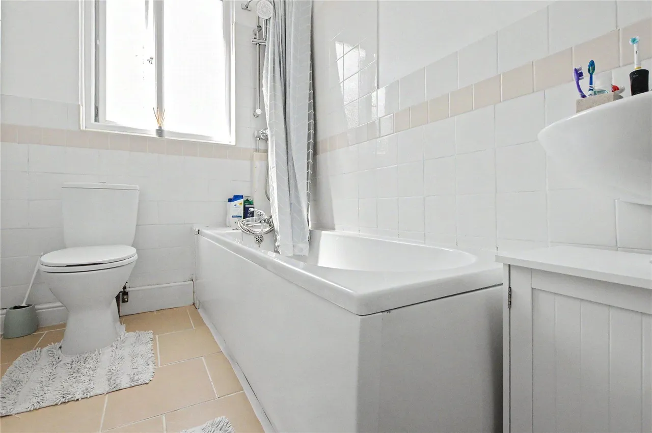 Wood Lane, Rothwell, LS26, photo 6