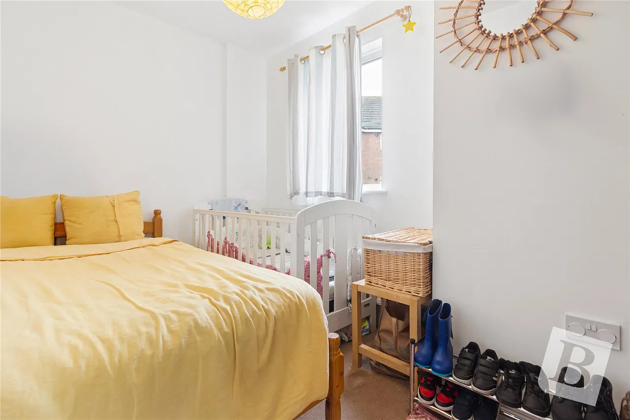 Madeleine Close, Chadwell Heath, RM6, photo 5