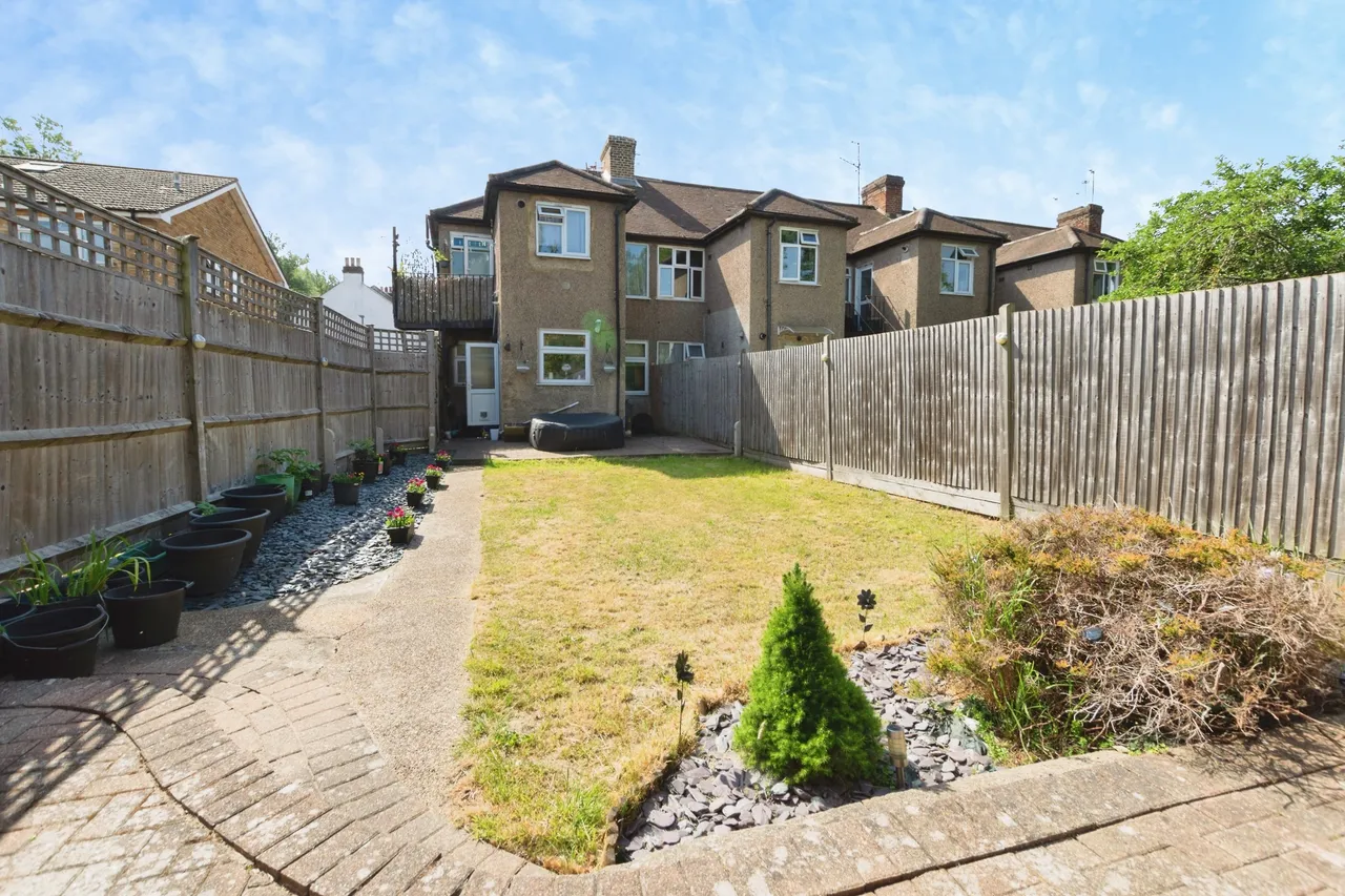 Wandle Road, Wallington, photo 4