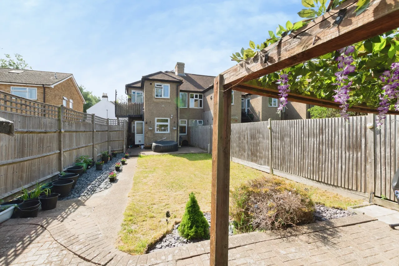 1 bed flat for sale — Wandle Road, Wallington