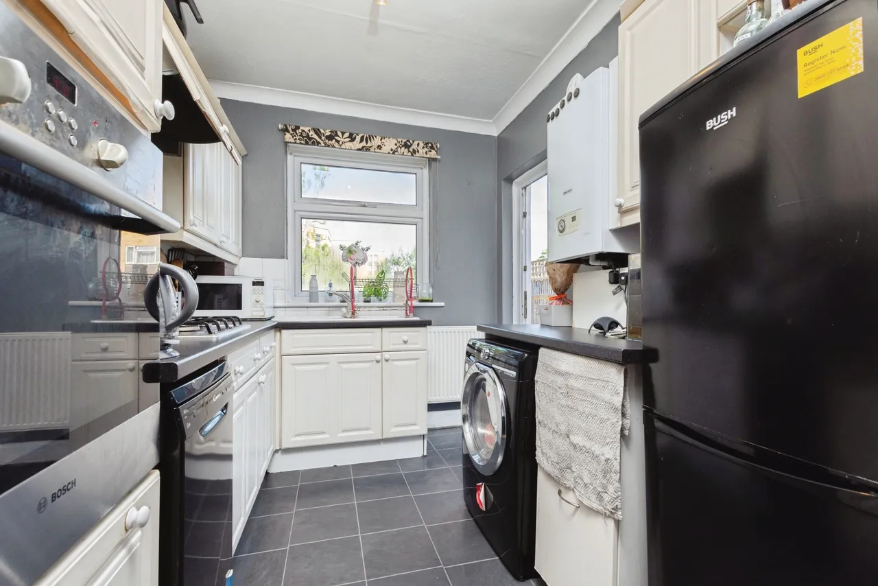 Wandle Road, Wallington, photo 6