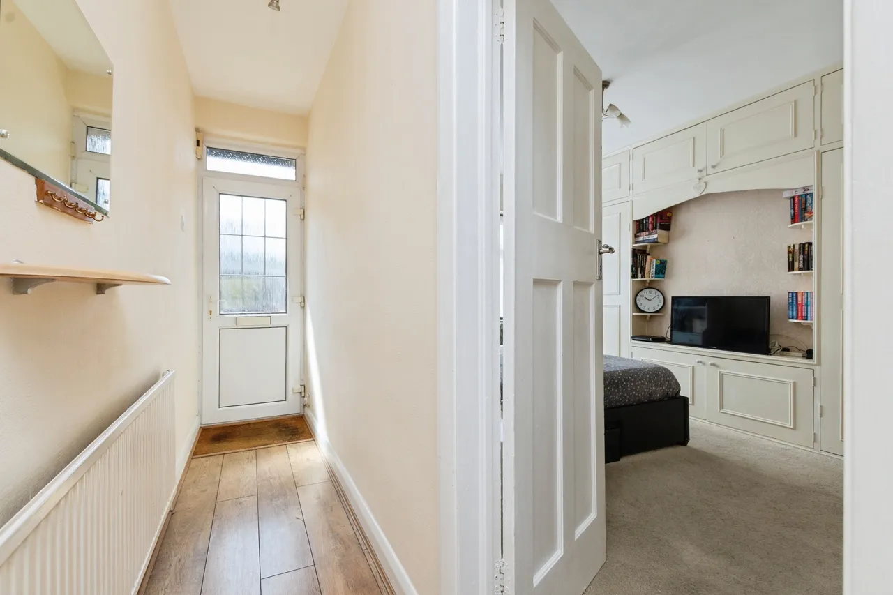 Wandle Road, Wallington, photo 10