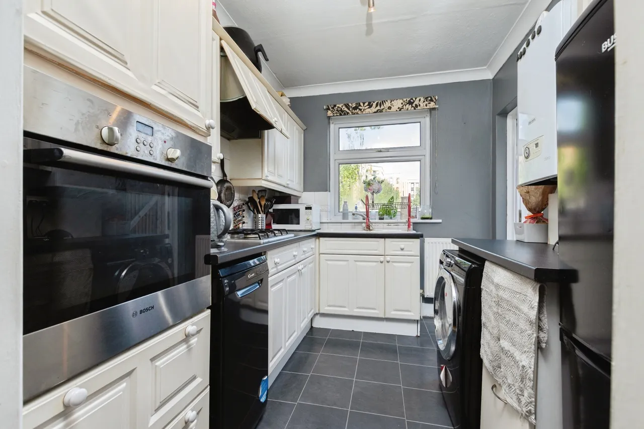 Wandle Road, Wallington, photo 5