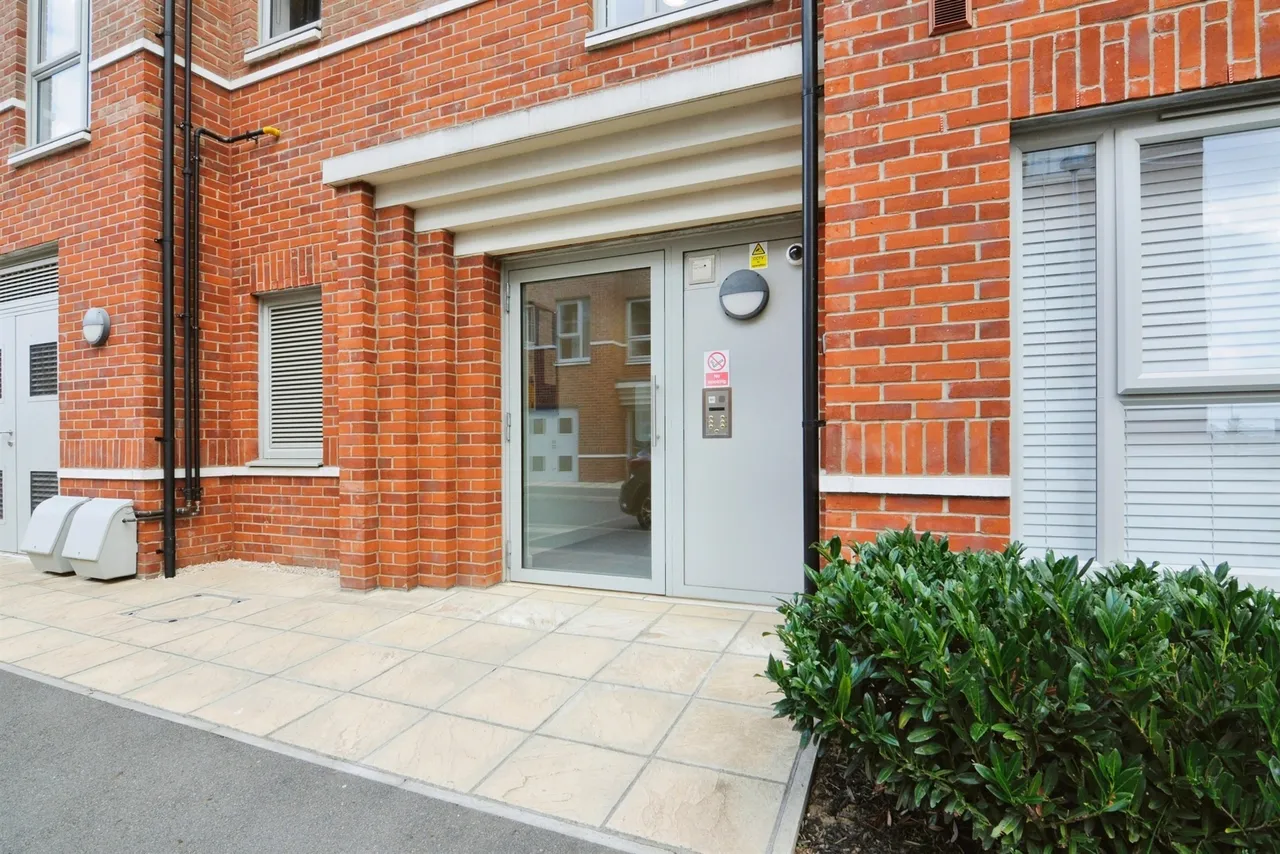 Henry Shuttlewood Drive, Chelmsford Garden, CM1, photo 4