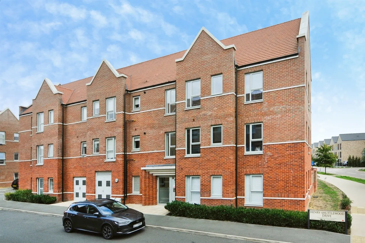 1 bed flat for sale, Henry Shuttlewood Drive, Chelmsford Garden, CM1