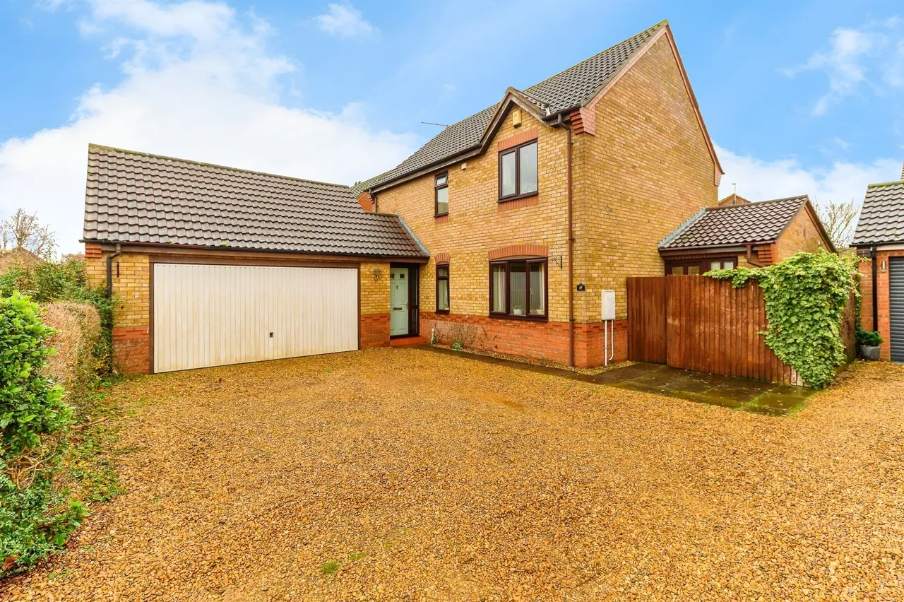 4 bed house for sale — Primrose Way, Stamford