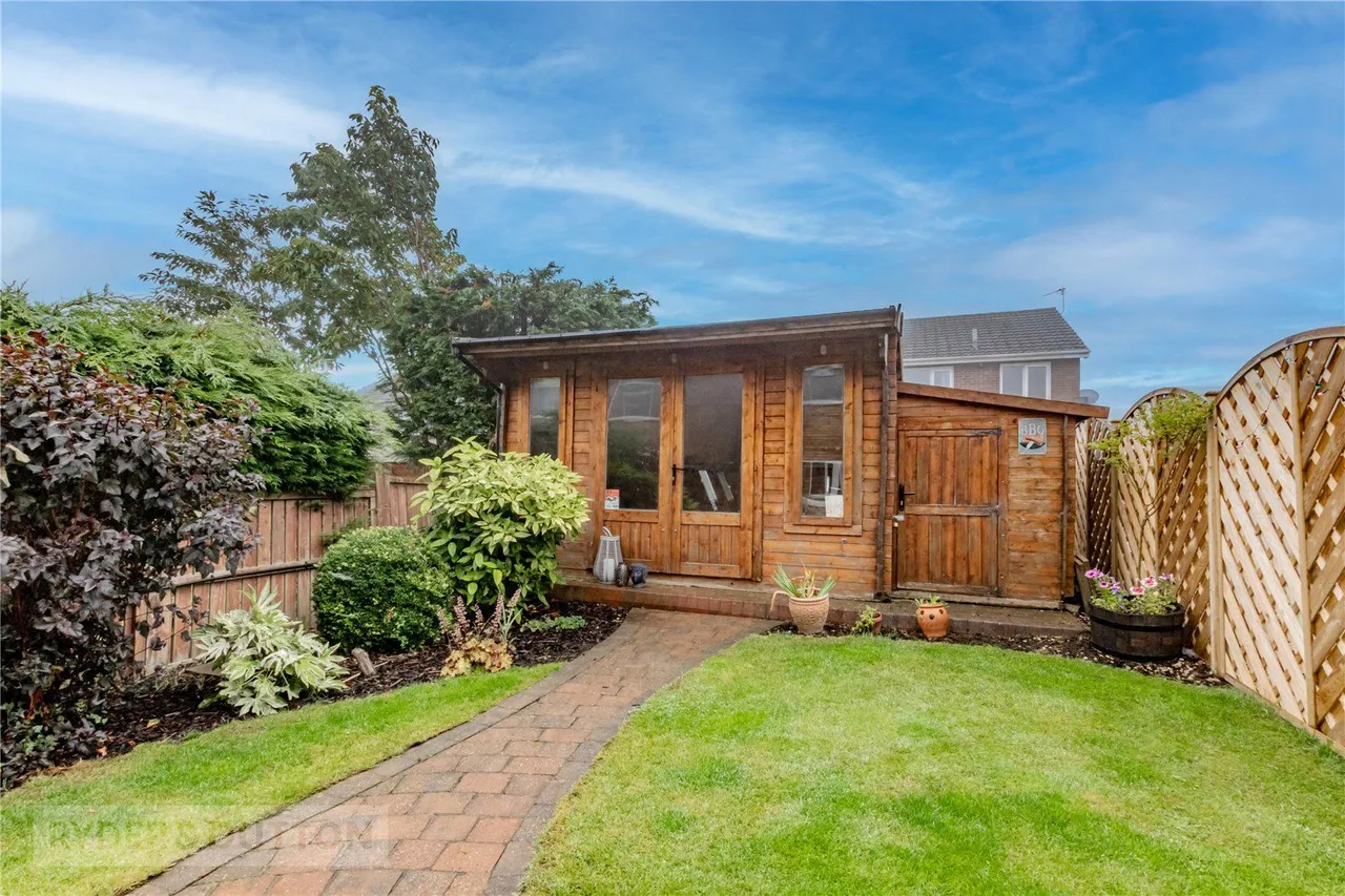 Banks Grove, Golcar, HD7, photo 16