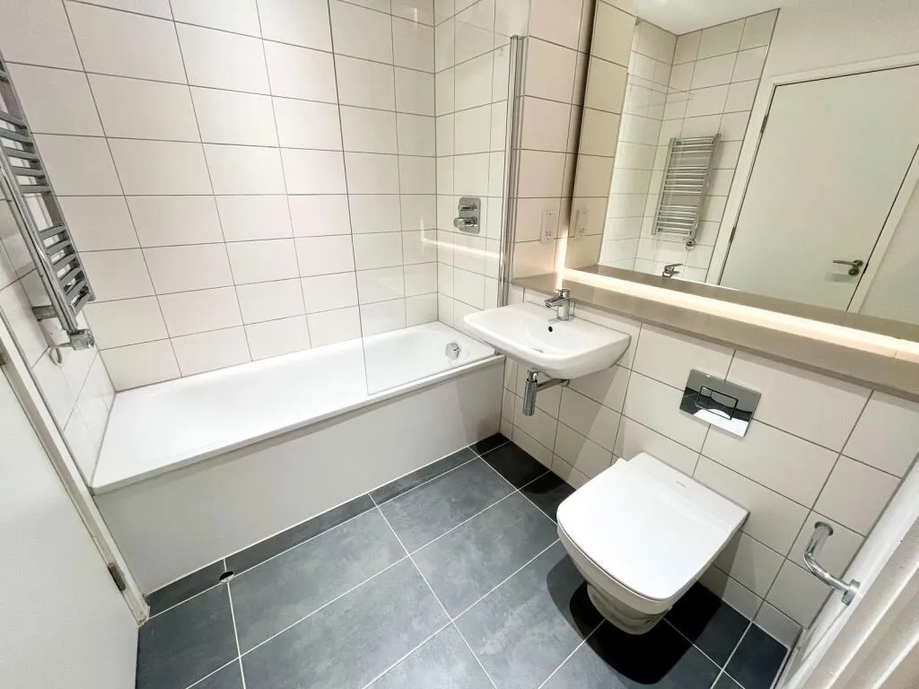ocal Crescent, Manchester, M5, photo 4